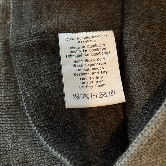 Calvin Klein Hat and Scarf Set - Picture 3 of 4